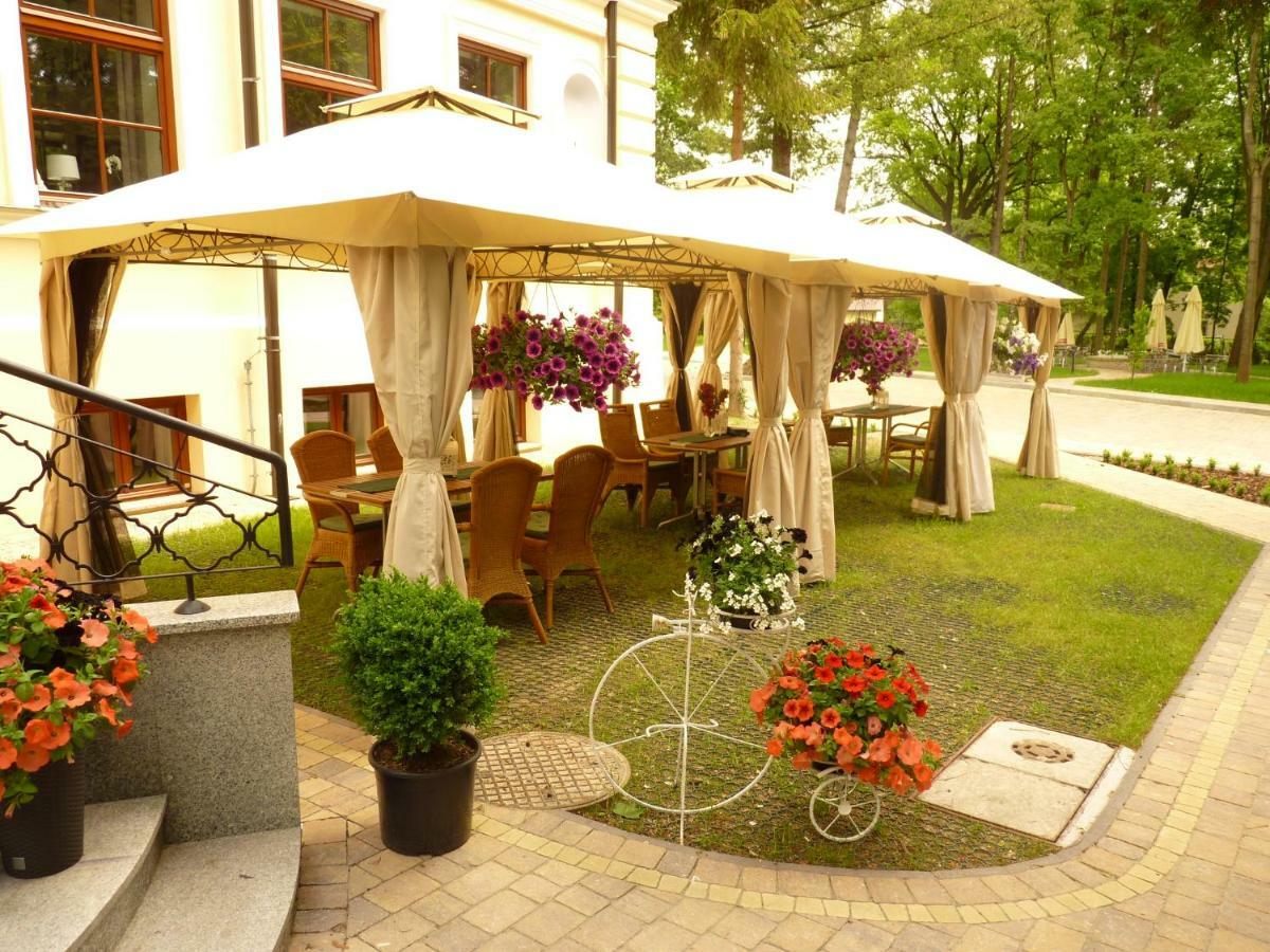 Willa Filiks Restauracja & Pokoje Naleczow Ngoại thất bức ảnh